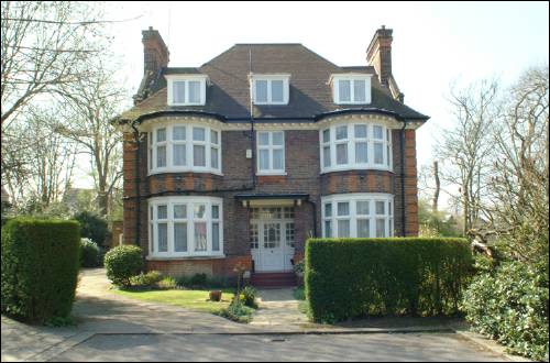 02 Romney Close
